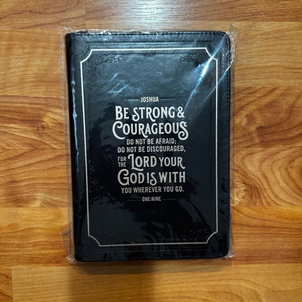 Classic Faux Leather Journal Be Strong Josh. 1:9 Black Zip Notebook Brand New
